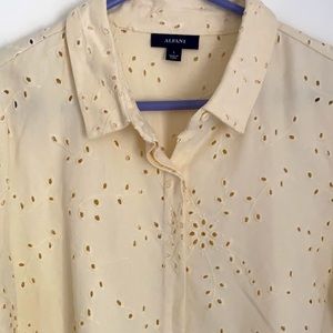 2/$15✨Alfani | Embroidered Button Up Blouse✨